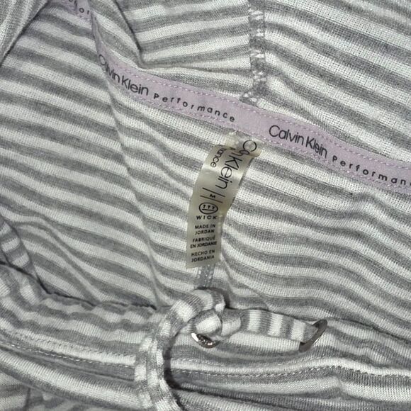 Calvin Klein Cowl Neck Lightweight Active Top Size Medium - Picture 8 of 9